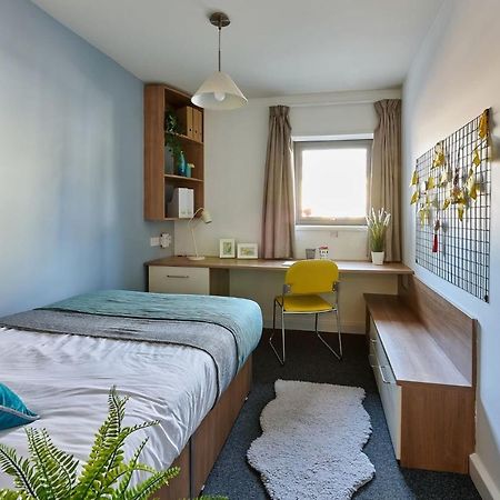Cosy Ensuite Bedrooms At Trust House Near Exeter City Centre Exterior photo