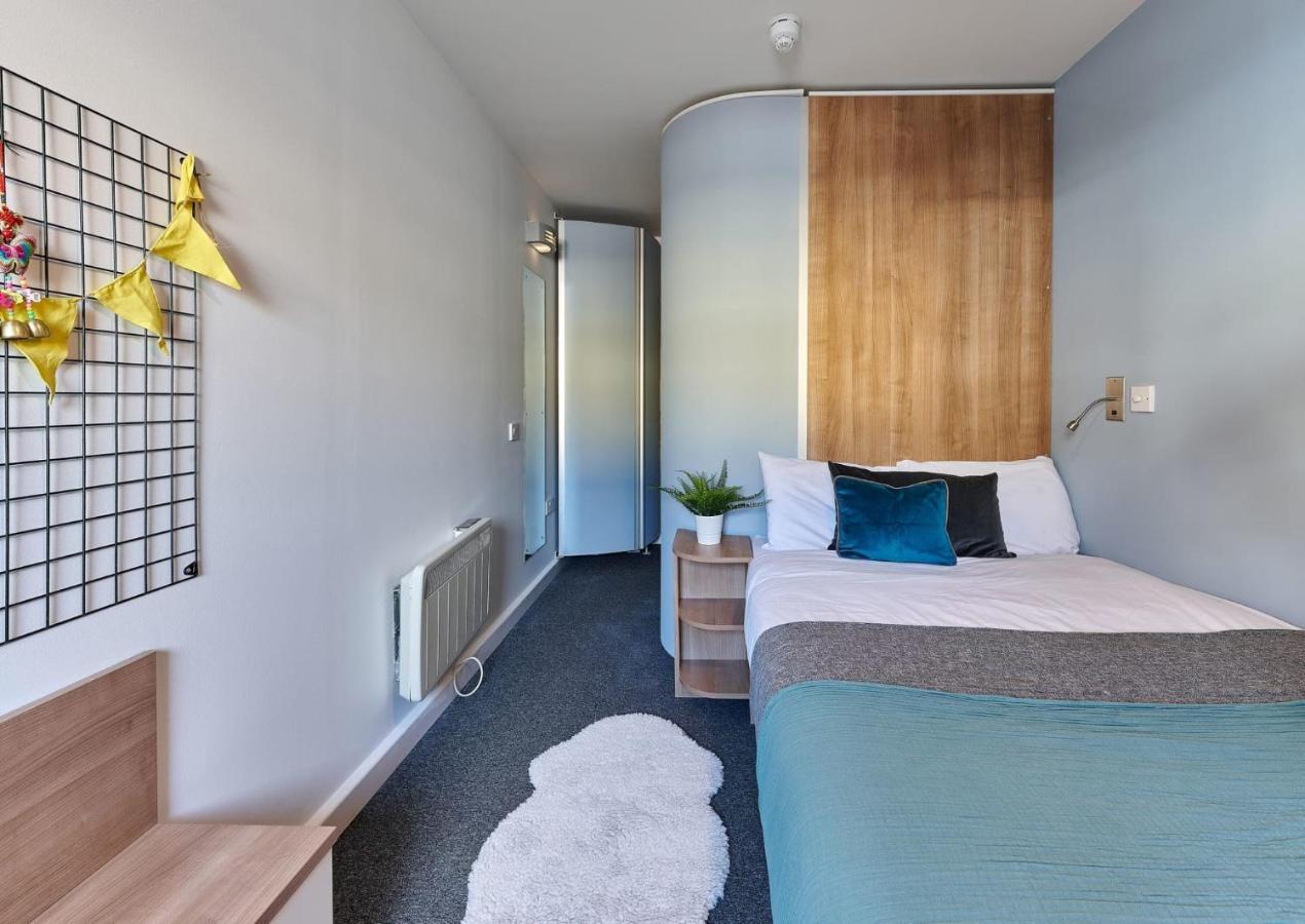 Cosy Ensuite Bedrooms At Trust House Near Exeter City Centre Exterior photo